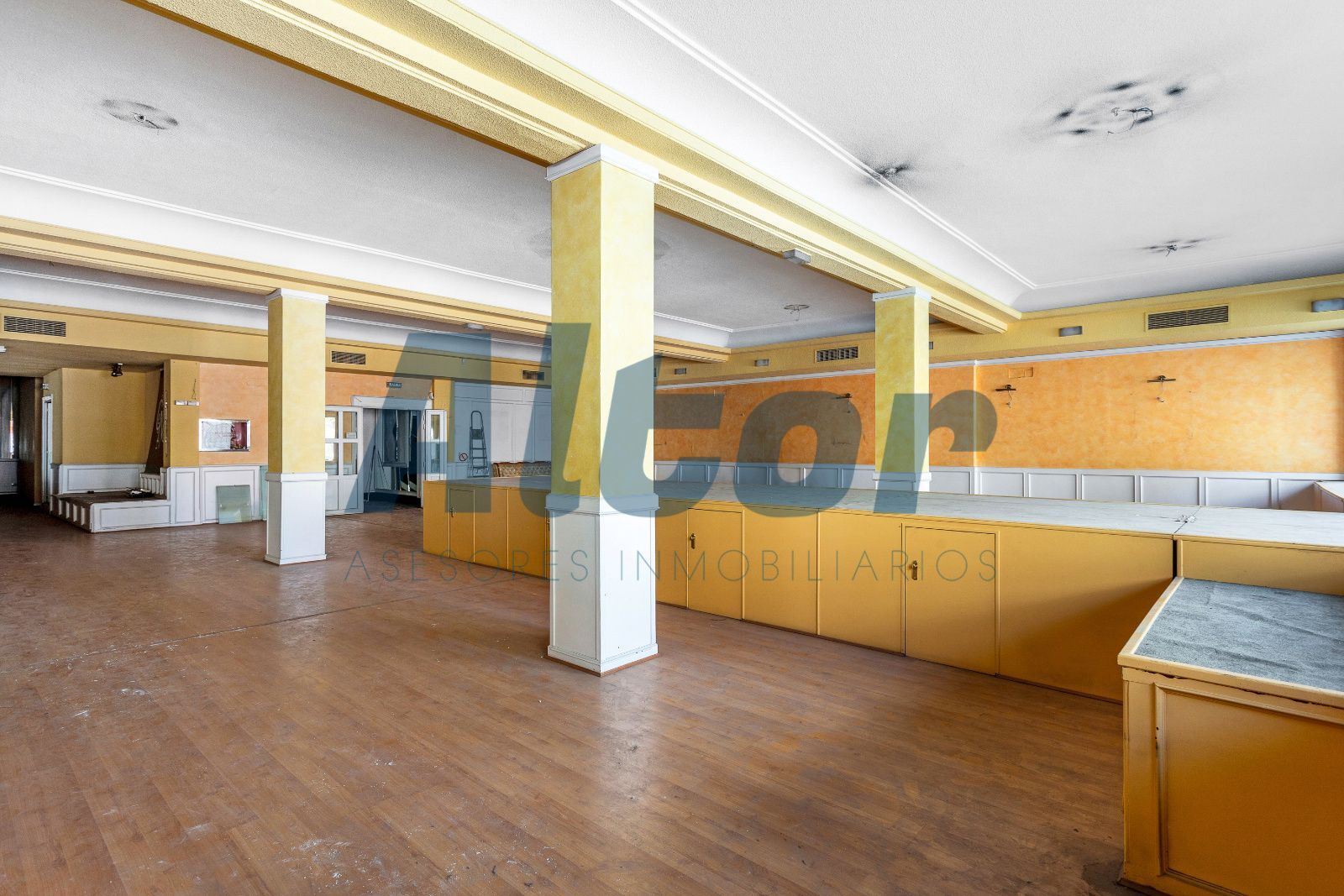 Retail in Madrid, Madrid for lease Interior Photo- Image 1 of 18