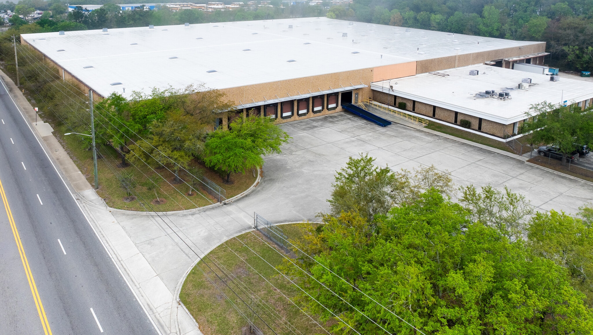 1030 Ellis Rd N, Jacksonville, FL for lease Building Photo- Image 1 of 9