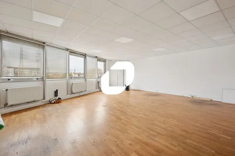 Flex in Nanterre for lease - Building Photo - Image 3 of 9