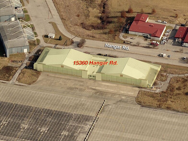 15360 Hangar Rd, Kansas City, MO à louer - Photo du bâtiment - Image 3 de 3