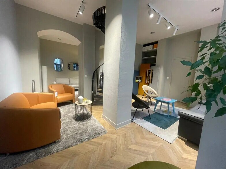 Retail in Paris for sale - Interior Photo - Image 3 of 5