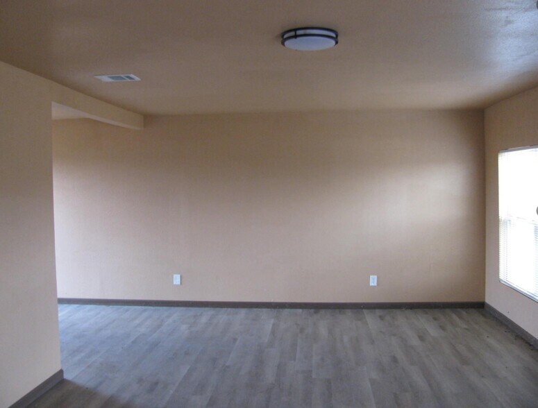 12600 W US Highway 82, Savoy, TX à louer - Photo du bâtiment - Image 2 de 18