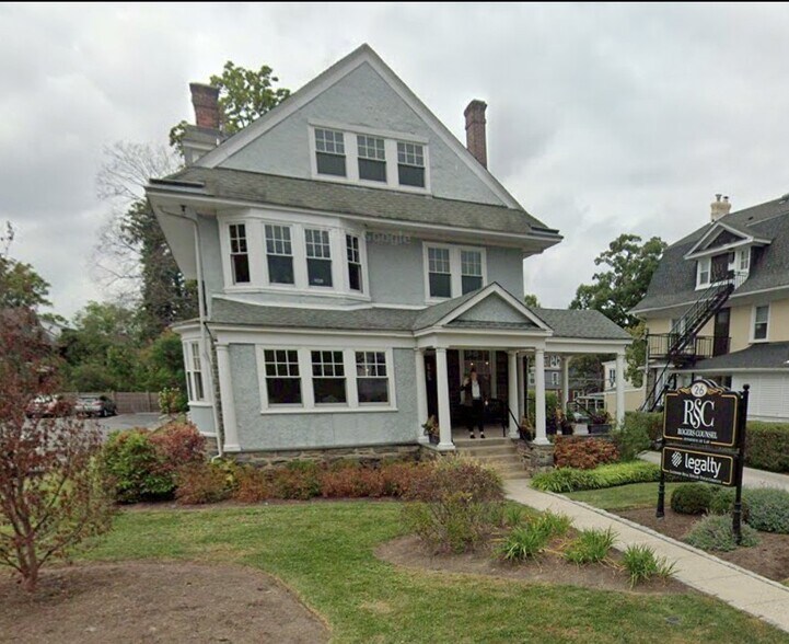 26 E Athens Ave, Ardmore, PA à louer - Photo du bâtiment - Image 2 de 2