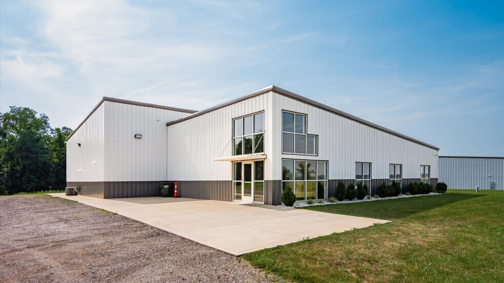 1545 High Point Ct, Zanesville, OH à vendre - Photo du bâtiment - Image 2 de 39