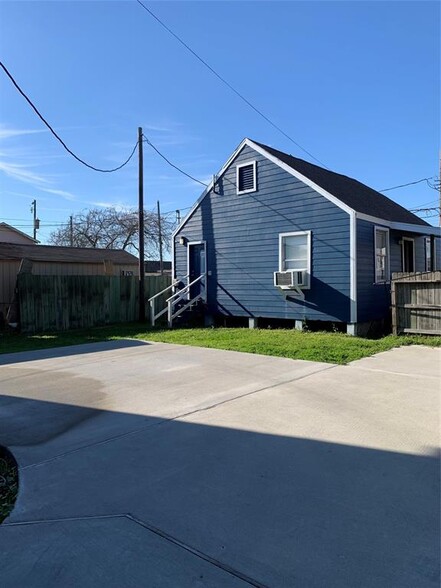 5006 Avenue M, Galveston, TX for sale - Building Photo - Image 2 of 26