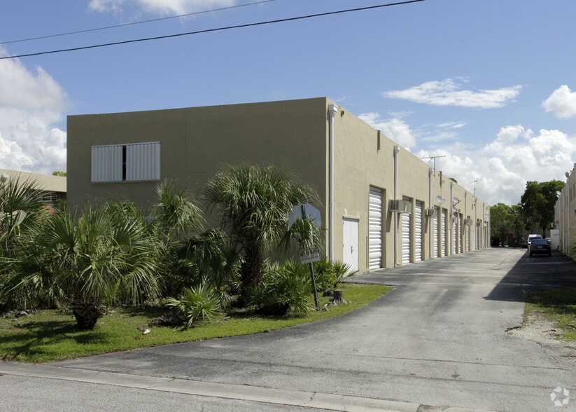 12301-12327 SW 133rd Ct, Miami, FL for lease - Building Photo - Image 3 of 20