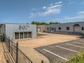807 S Xanthus Ave, Tulsa, OK for lease Interior Photo- Image 2 of 15