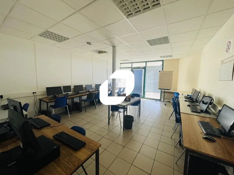 Bureau dans Melun à louer - Photo intérieure - Image 3 de 6