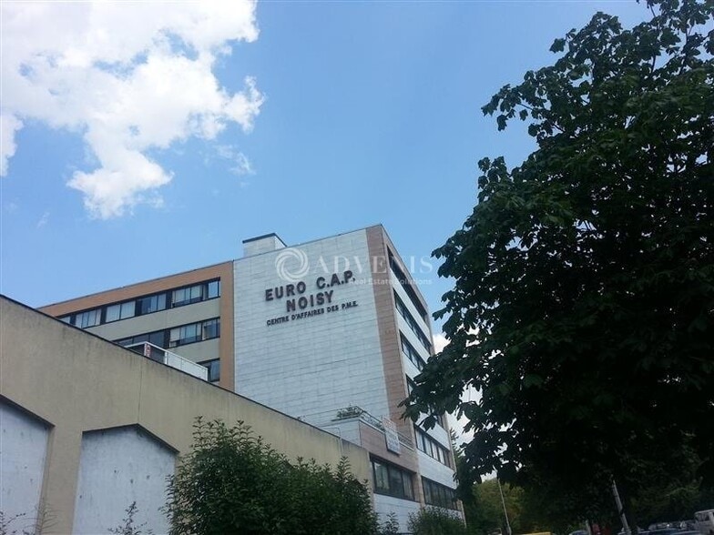 Office in Noisy-le-Grand for lease - Building Photo - Image 1 of 5