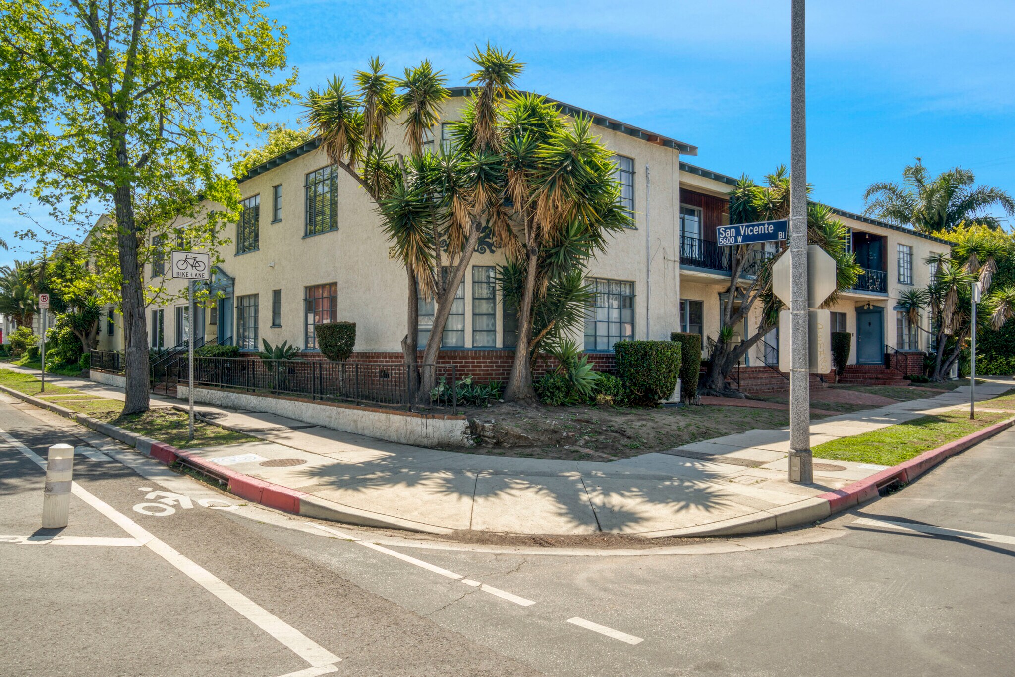 1150 Masselin Ave, Los Angeles, CA à vendre Photo du bâtiment- Image 1 de 1