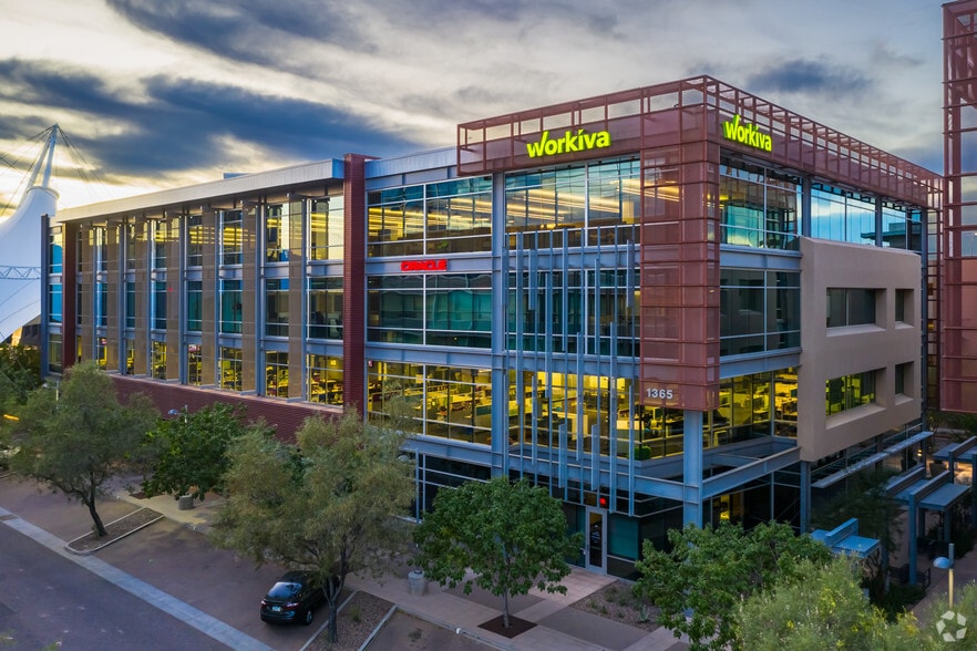1365 N Scottsdale Rd, Scottsdale, AZ à louer - Photo du bâtiment - Image 1 de 10