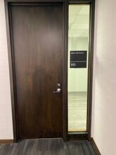 38705 7 Mile Rd, Livonia, MI à louer Photo intérieure- Image 2 de 9