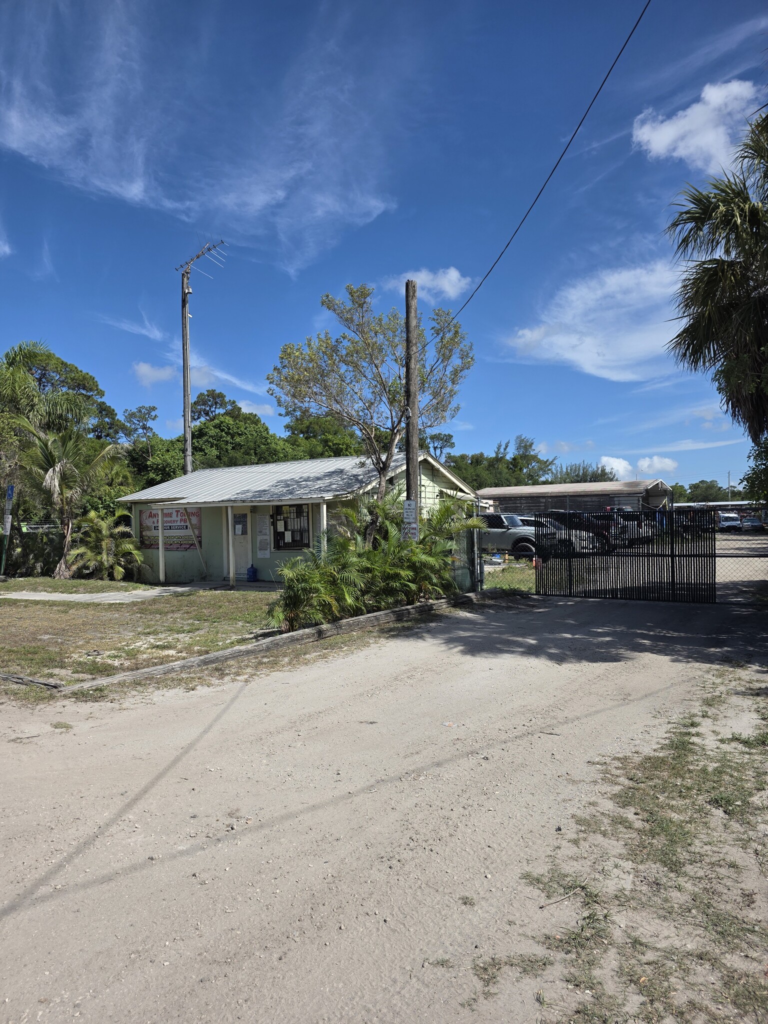 6738 Wallis Rd, West Palm Beach, FL à louer Photo du bâtiment- Image 1 de 3