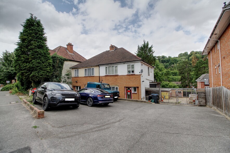 125 Croydon Rd, Caterham for sale - Building Photo - Image 1 of 6