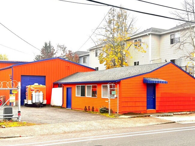 More details for 13500 SE Division St, Portland, OR - Flex for Lease