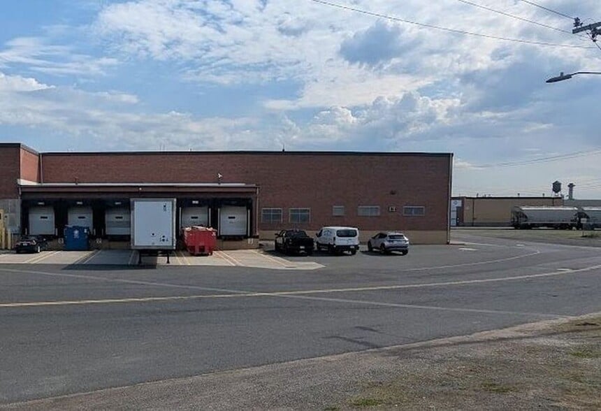 284 Bliss St, West Springfield, MA for lease - Building Photo - Image 2 of 13