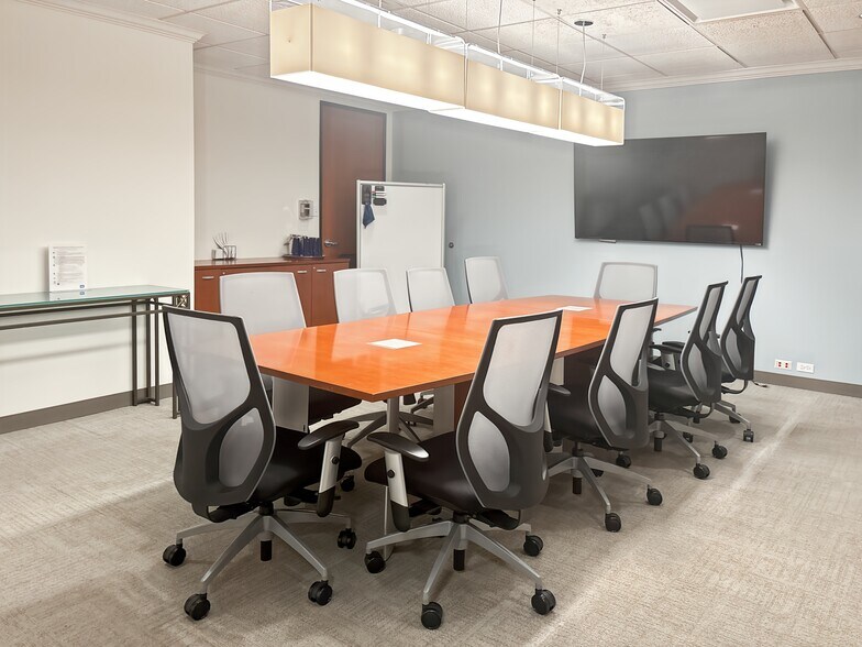 1821 Walden Office Sq, Schaumburg, IL à louer - Photo du bâtiment - Image 1 de 11