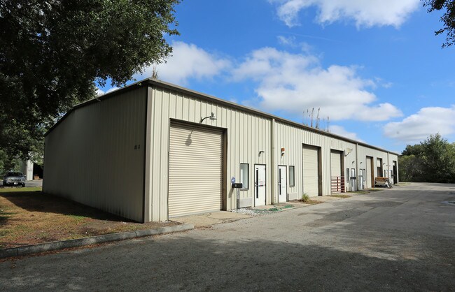 Plus de détails pour 808 Woodrow Wilson St, Plant City, FL - Industriel à louer