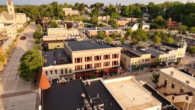 211 N Franklin St, Port Washington, WI à louer - Vidéo sur l’inscription commerciale 