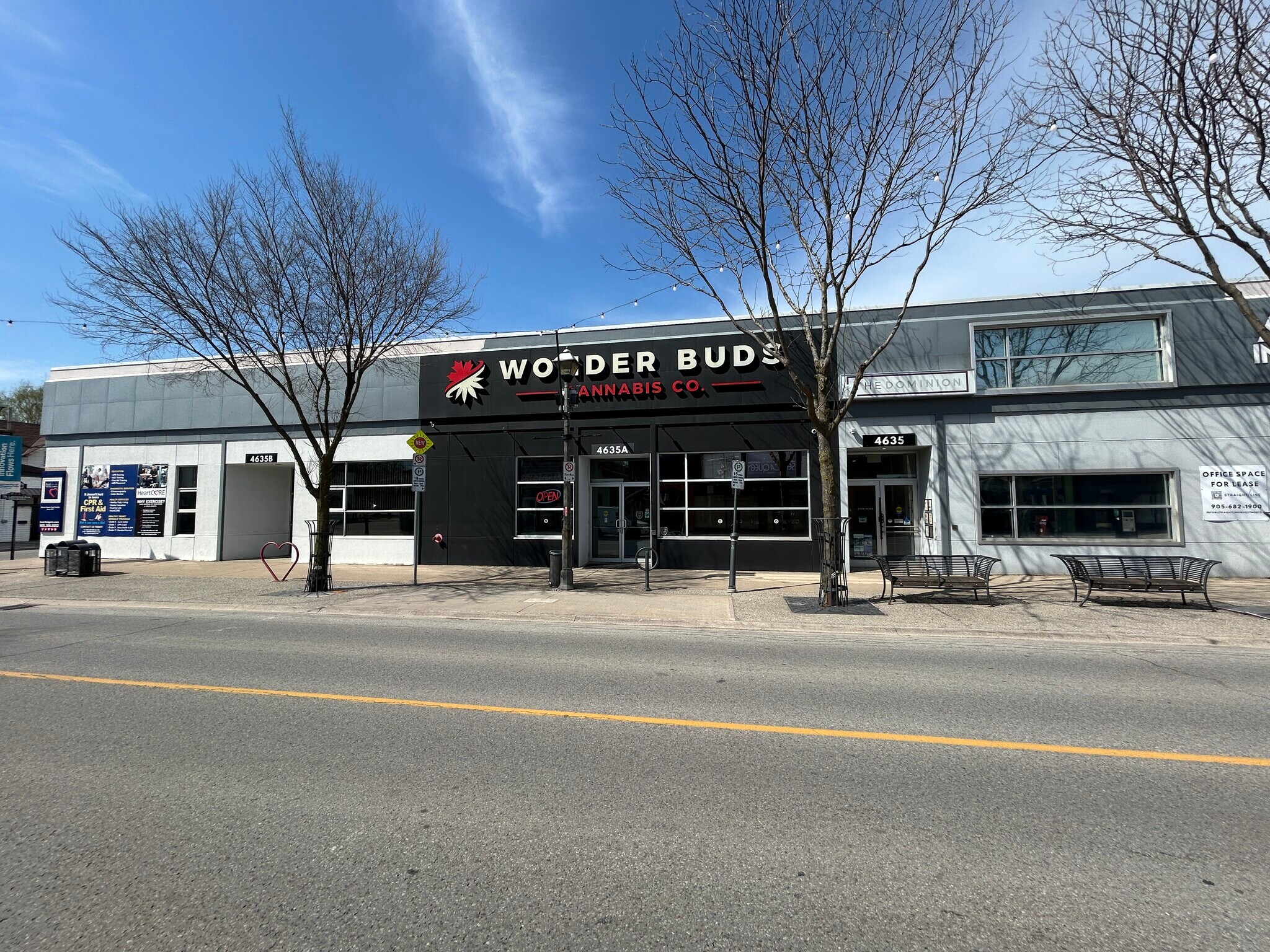 4635 Queen St, Niagara Falls, ON à vendre Photo principale- Image 1 de 7