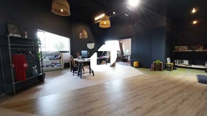 Flex in Mauguio for lease - Building Photo - Image 1 of 22