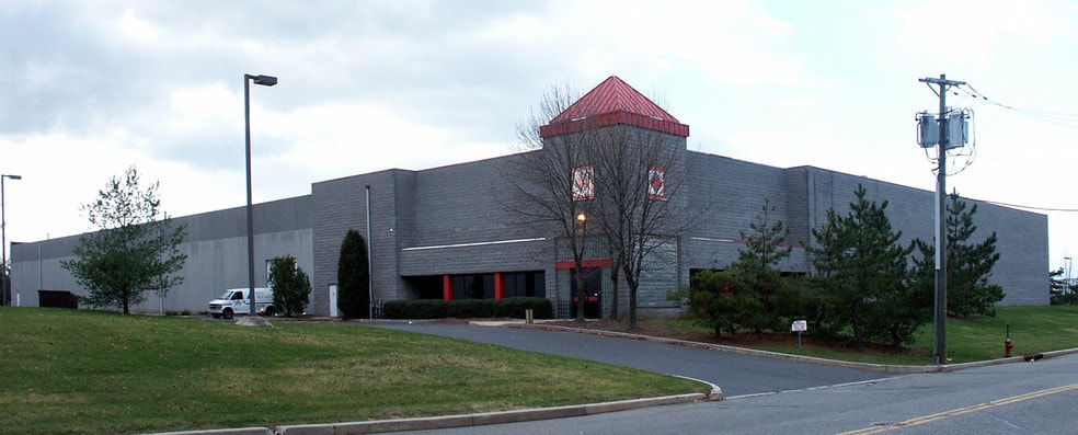 35 Commerce Dr, Somerset, NJ for lease - Building Photo - Image 2 of 3