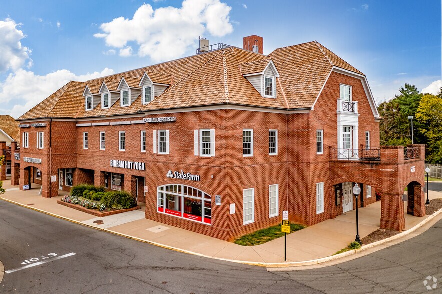 5667-5675 Stone Rd, Centreville, VA à louer - Photo du bâtiment - Image 3 de 5
