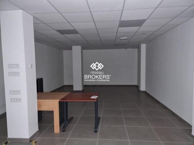 Office in Vendargues for lease - Interior Photo - Image 3 of 5