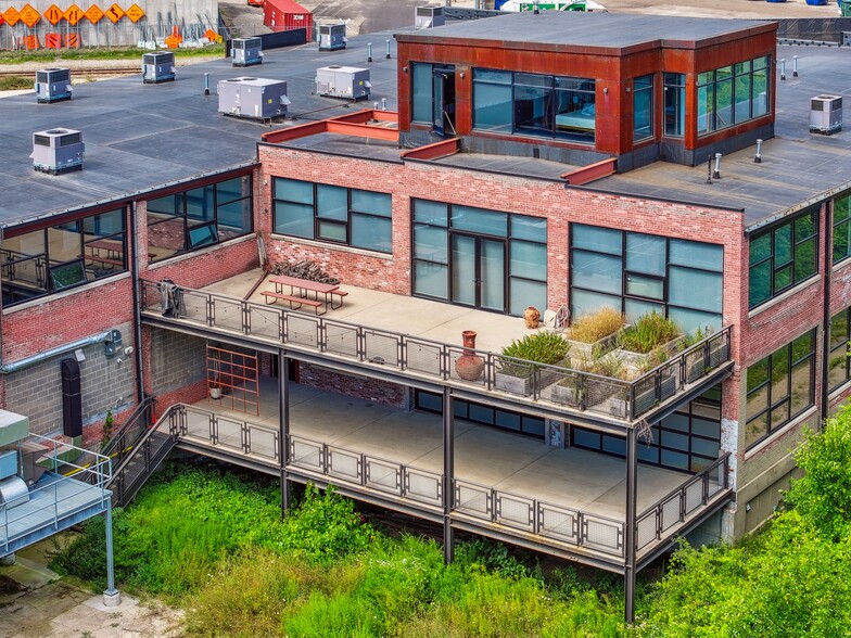 701 E South St, Lansing, MI for sale - Building Photo - Image 3 of 11