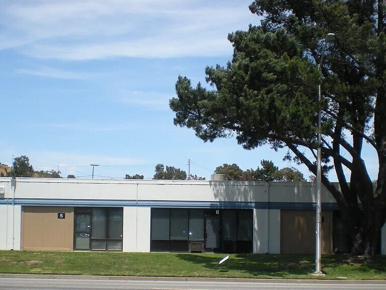 200 Valley Dr, Brisbane, CA à vendre - Photo du bâtiment - Image 2 de 19