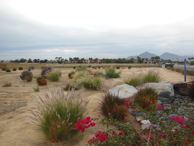 46700 Washington St, La Quinta, CA à vendre - Photo du bâtiment - Image 2 de 2