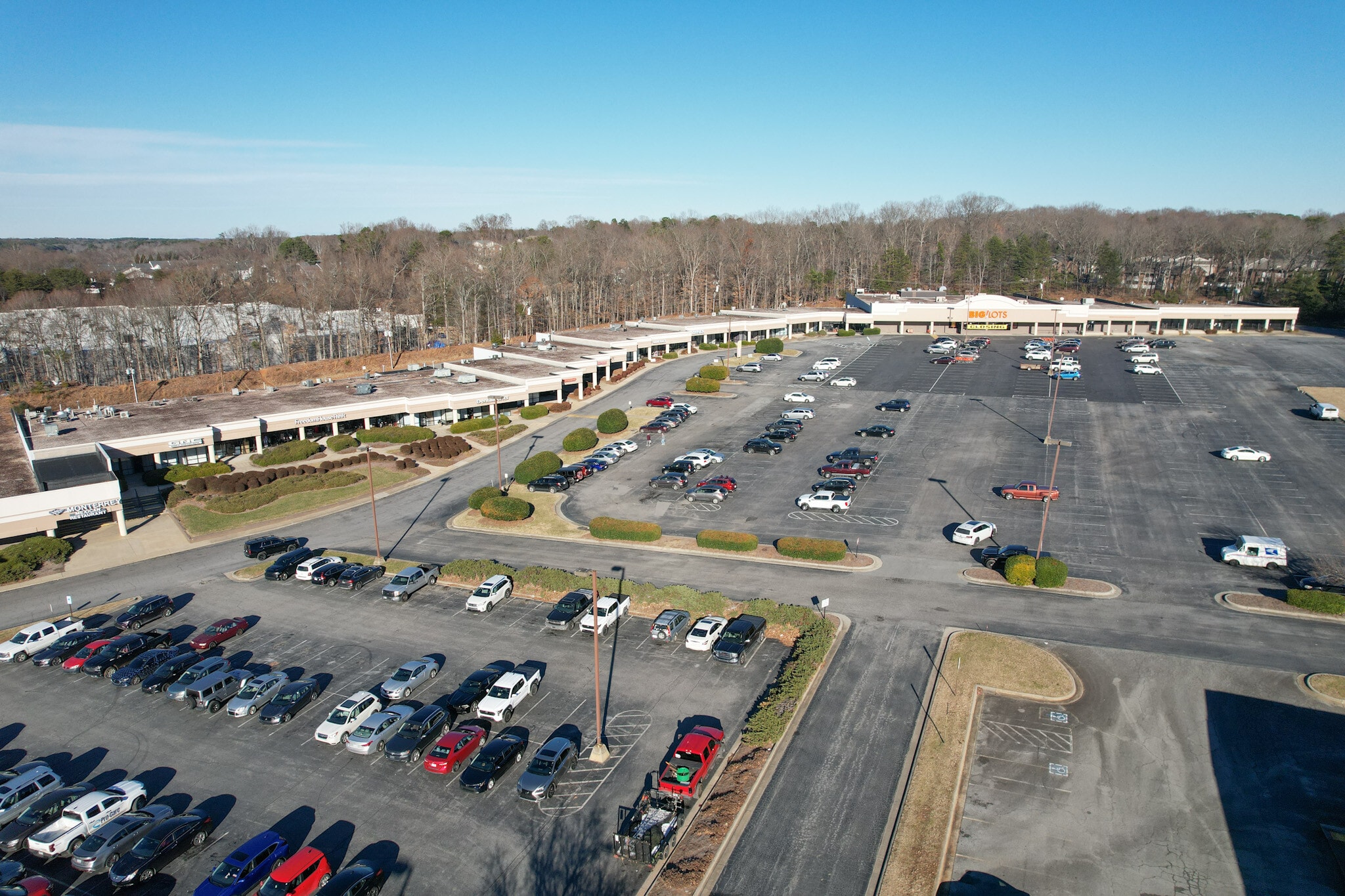 3716-3728 Battleground Ave, Greensboro, NC for lease Primary Photo- Image 1 of 9