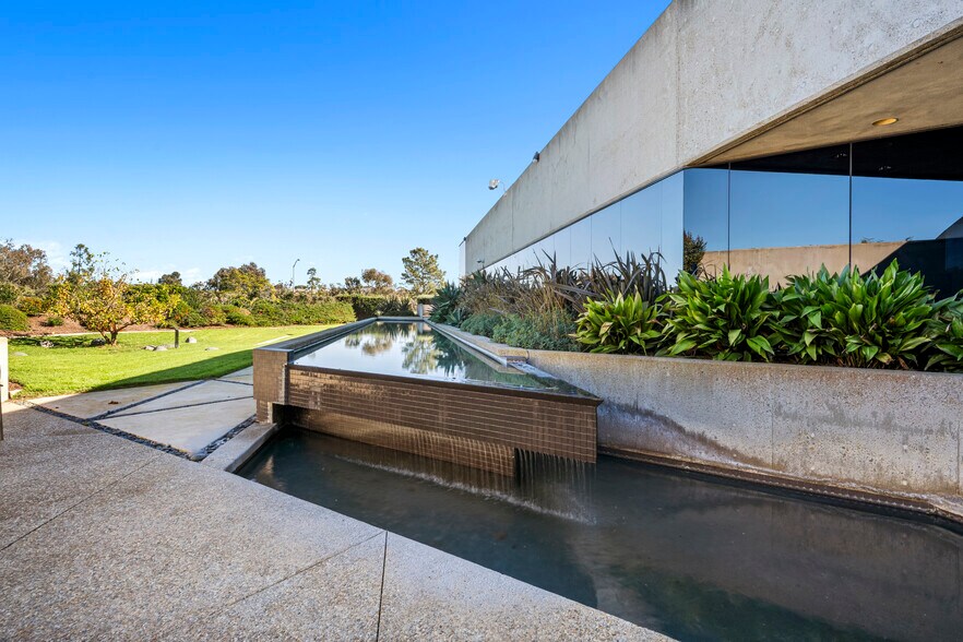 9800 Campus Point Dr, San Diego, CA à louer - Photo du bâtiment - Image 2 de 21