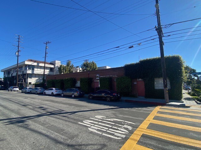 2000 Stoner Ave, Los Angeles, CA à louer - Photo du bâtiment - Image 2 de 8