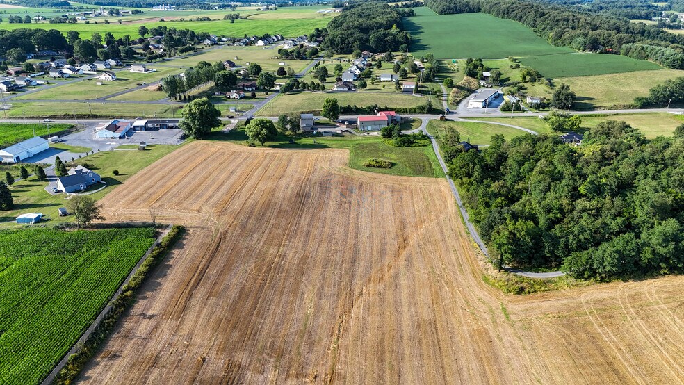 2983 Cove Mountain Rd, Martinsburg, PA à vendre - Photo du bâtiment - Image 2 de 71