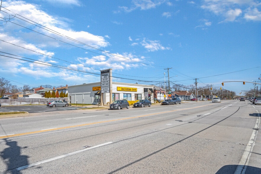 2975 Merrick Rd, Bellmore, NY for lease - Primary Photo - Image 1 of 5