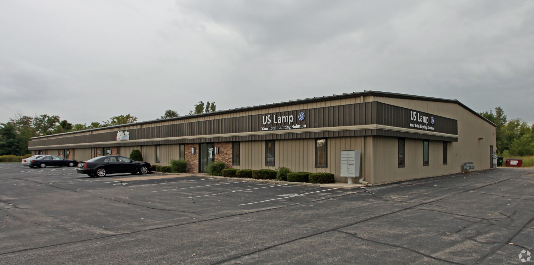 3600 Velp Ave, Howard, WI à louer Photo du bâtiment- Image 1 de 10