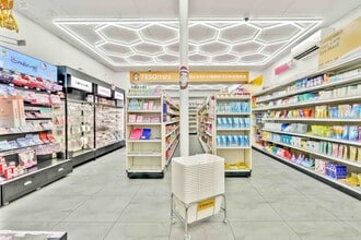 36-17 30th Ave, Astoria, NY for lease Interior Photo- Image 2 of 2