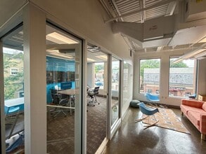 5401-5407 Walnut St, Pittsburgh, PA for lease Interior Photo- Image 2 of 5
