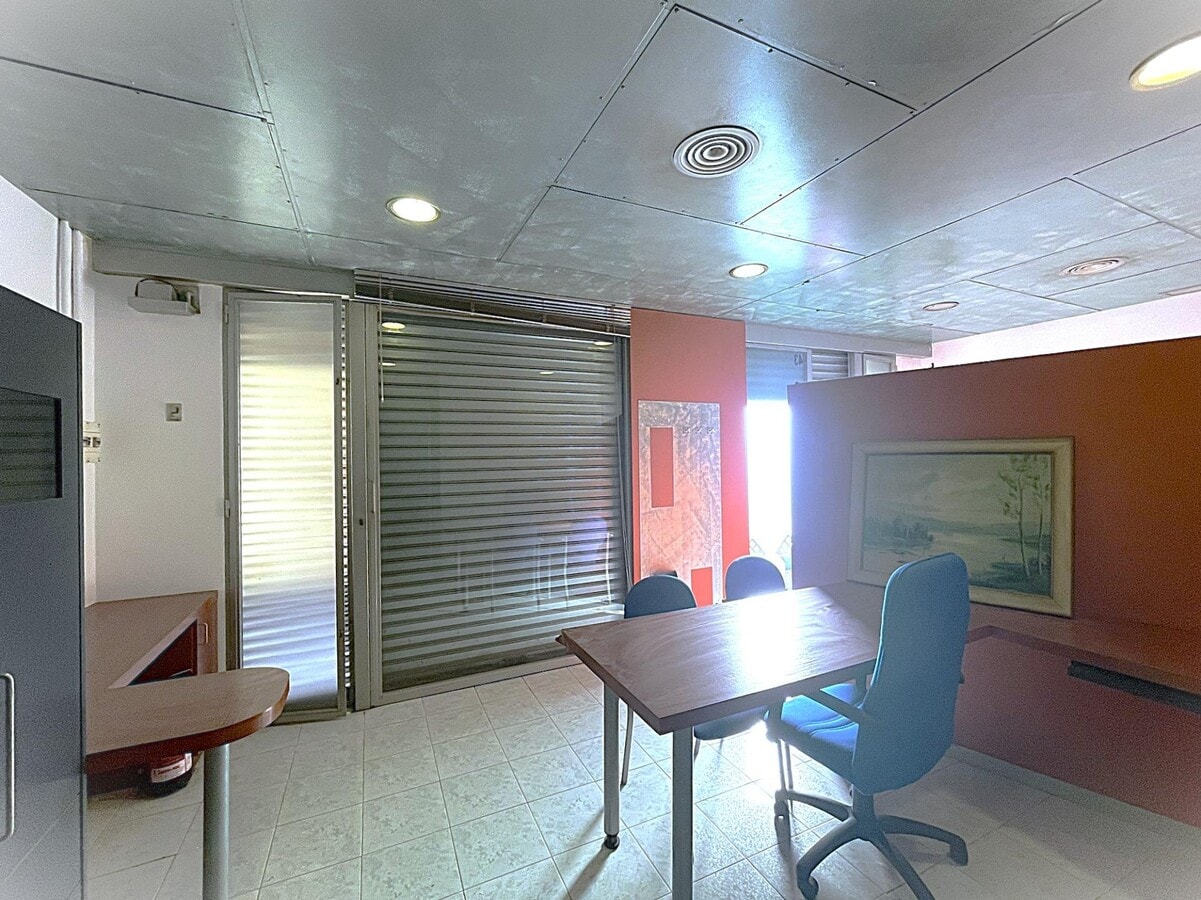 Sabadell, BAR 08208 - Unit 43-4 - - Interior Photo - Image 1 of 9