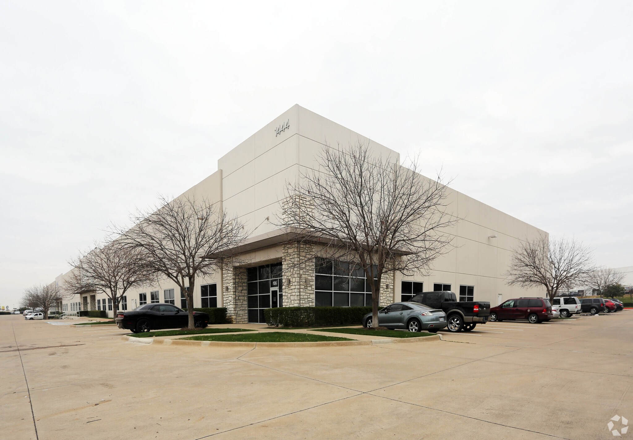1444 N Cockrell Hill Rd, Dallas, TX à louer Photo principale- Image 1 de 7