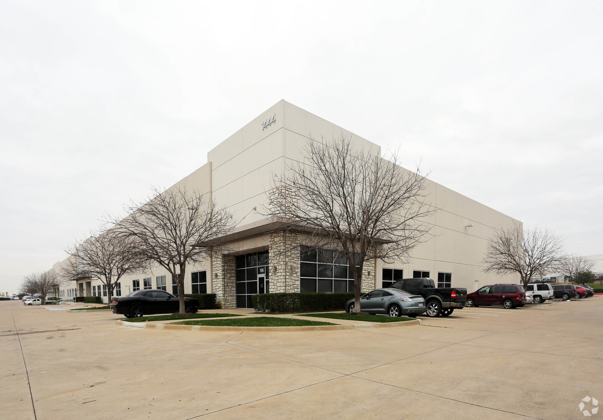 1444 N Cockrell Hill Rd, Dallas, TX for lease Primary Photo- Image 1 of 7