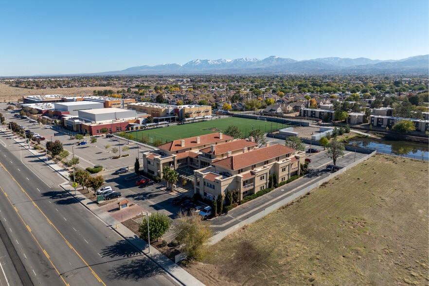 3166 E Palmdale Blvd, Palmdale, CA for sale - Building Photo - Image 2 of 31