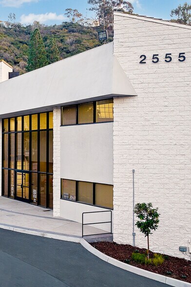 2555 Camino del Rio S, San Diego, CA à louer - Photo du bâtiment - Image 2 de 11