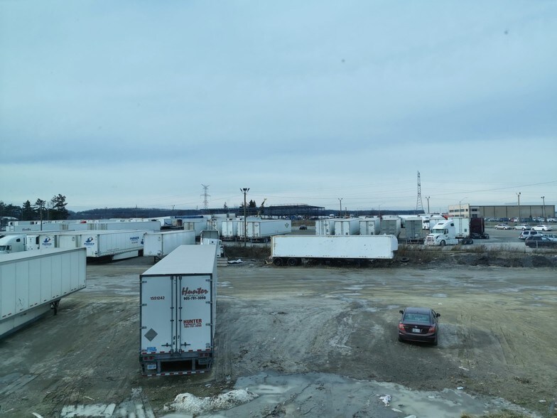 6 Mansewood Crt, Halton Hills, ON à louer - Photo du bâtiment - Image 2 de 3