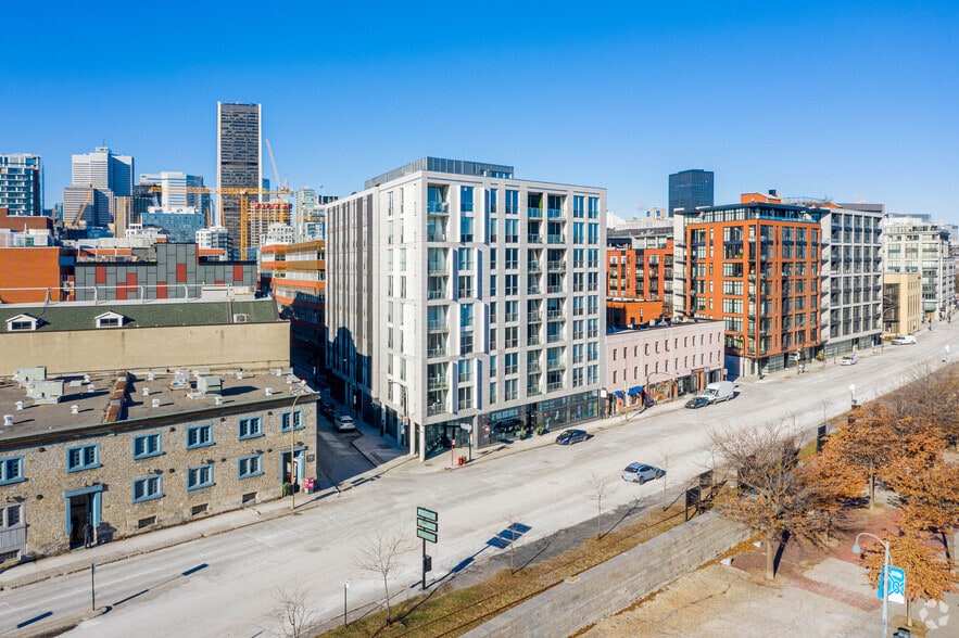 705 Rue de la Commune O, Montréal, QC for lease - Primary Photo - Image 1 of 4