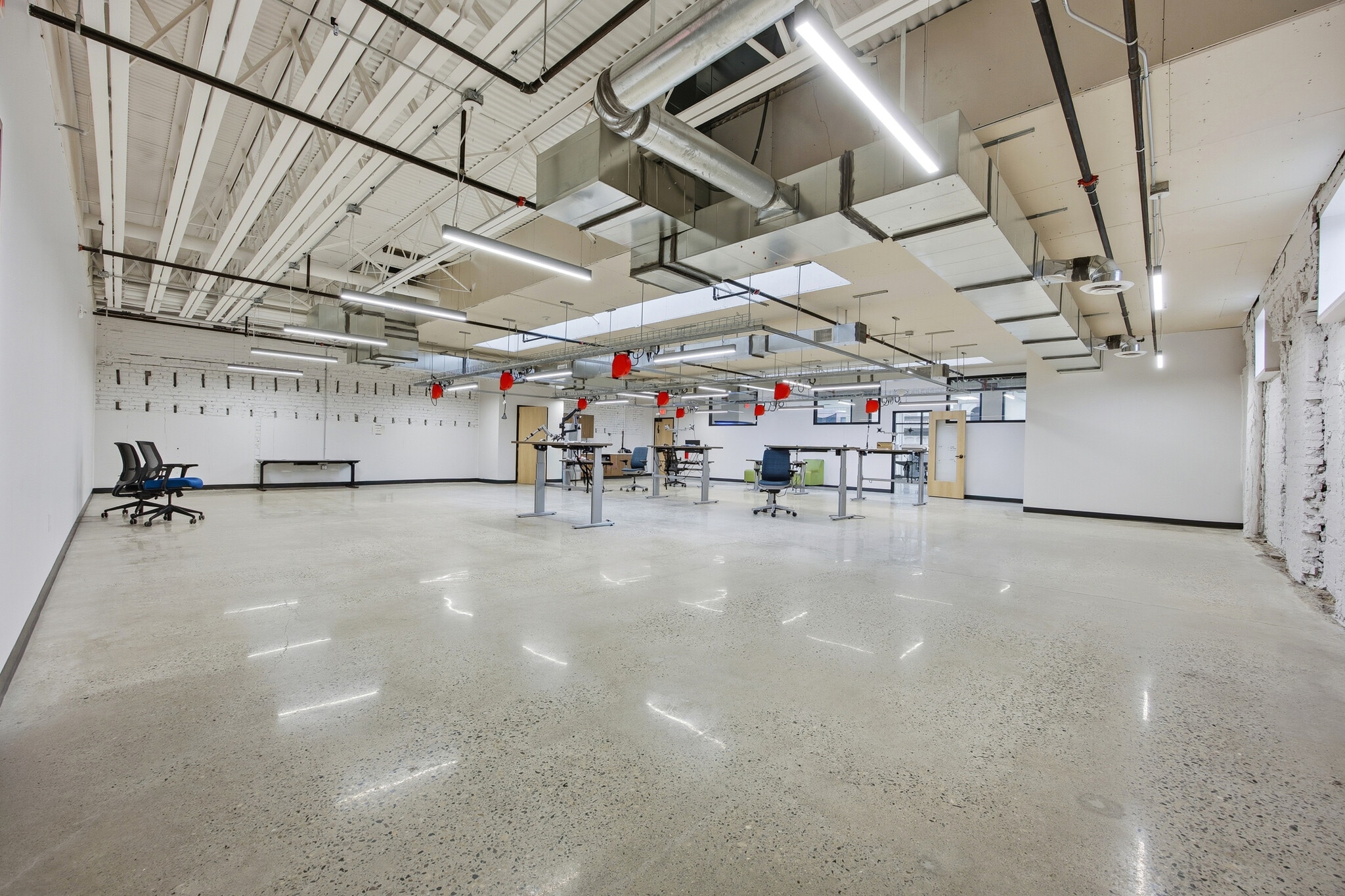 118 N Broadway, Fargo, ND for lease Interior Photo- Image 1 of 13