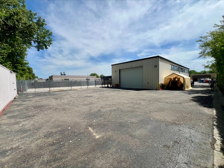 24431 Telegraph Rd, Southfield, MI for sale - Building Photo - Image 3 of 5