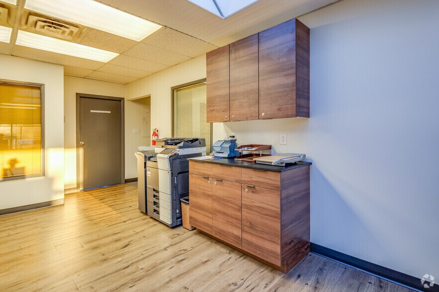 1500 Marine Dr, North Vancouver, BC à louer - Photo intérieure - Image 3 de 13