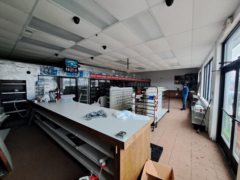 610 S Paw Paw St, Lawrence, MI à louer - Photo du bâtiment - Image 3 de 7